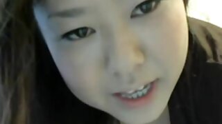 Poročena gospodinja Skyla Novea je vrtnarjem zunaj posrkala velik tiča