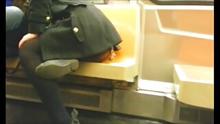 Mlada dekleta so lizala z užitkom in ejakulirala