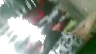 Minx Riley je dala stimulator za muco, potem pa se je še vedno zanič