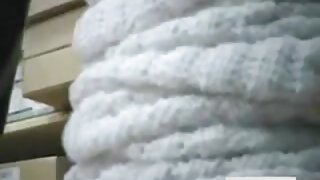 Zajebal žensko na stopnicah