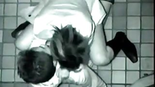 Nežno jebe na kavču