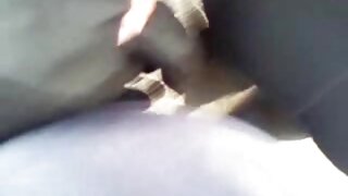 Poročen revež zajebe pohotno sosedo Anisso Kate v analnem pralnem stroju