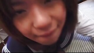 Strastna pornografija s pohotno azijsko varuško Rino Ellis in njenim lastnikom