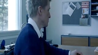 Črni maser ji je zabodel klobuk