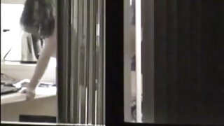 Dozorela v njeno veliko rit