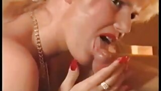 Izmenično je udarila in odpuščala ženske