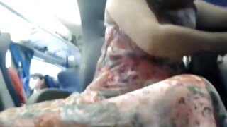 Latino pizde Gina Valentina in Lela Star sta tekli ob pogledu na velikega tiča