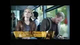 Starec odnaša kamenje mladim