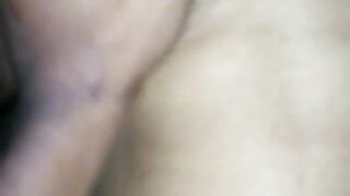 Plačanka kurba v belih nogavicah