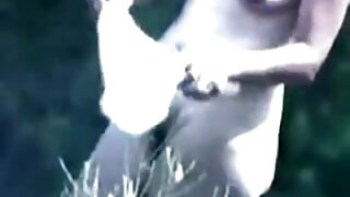 Teen Girl zajebal v usnjenem kavču