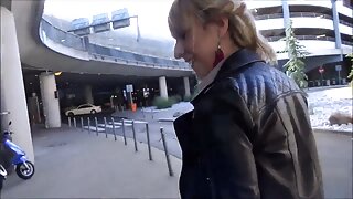 Blondinka ločila svojo muco