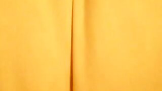 Lezbijke se seksajo v postelji