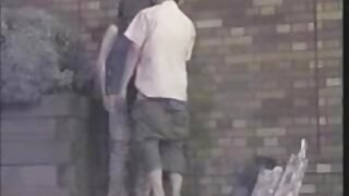 Izlila je njeno blondino stokanje