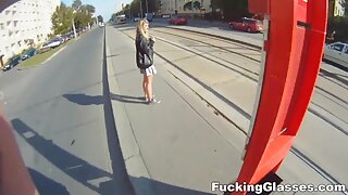 Medrasna pornografija z očarljivo Sarah Banks in njeno lepo rit